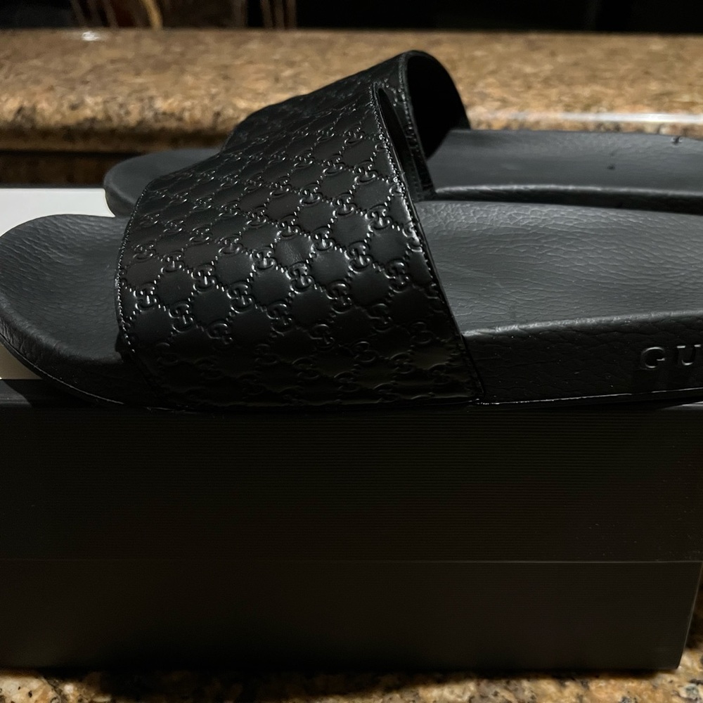 Gucci black leather rubber sandals slip on
